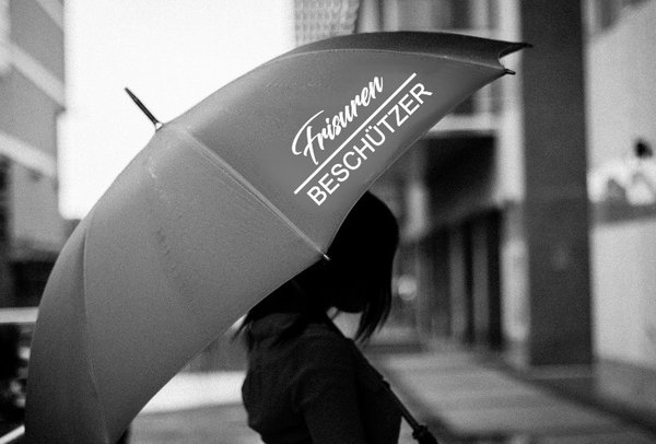 Regenschirm "Frisurenbeschützer"